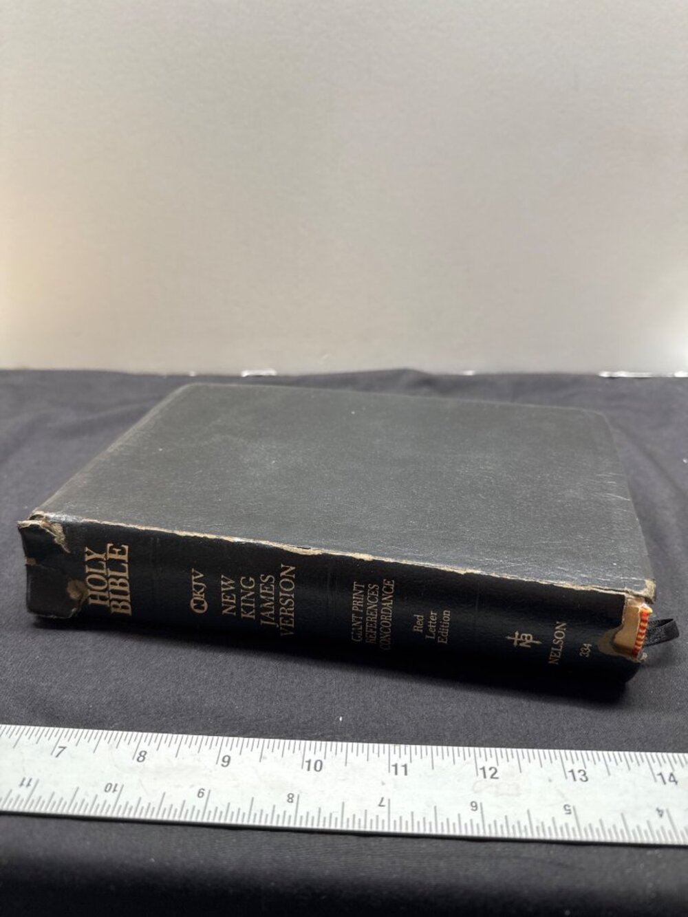 Thomas Nelson NKJV Holy Bible Giant Print Red Letter Concordance Black Hardcover